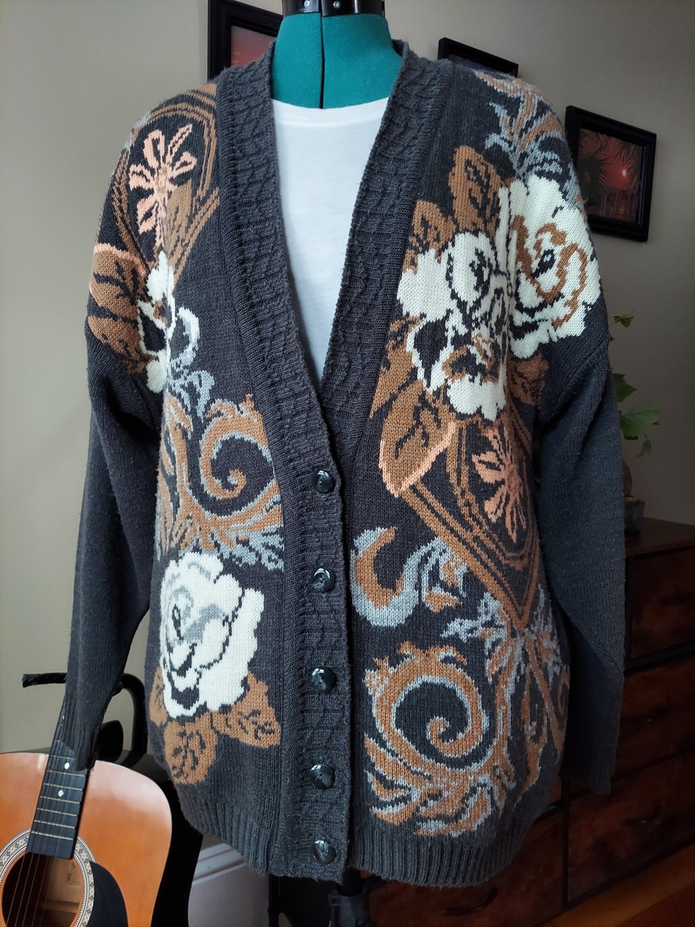 Vintage Deep V Button Front Cardigan Grandmacore Size L